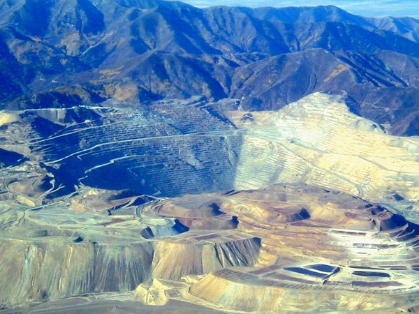 Mining and building materials professionals at work